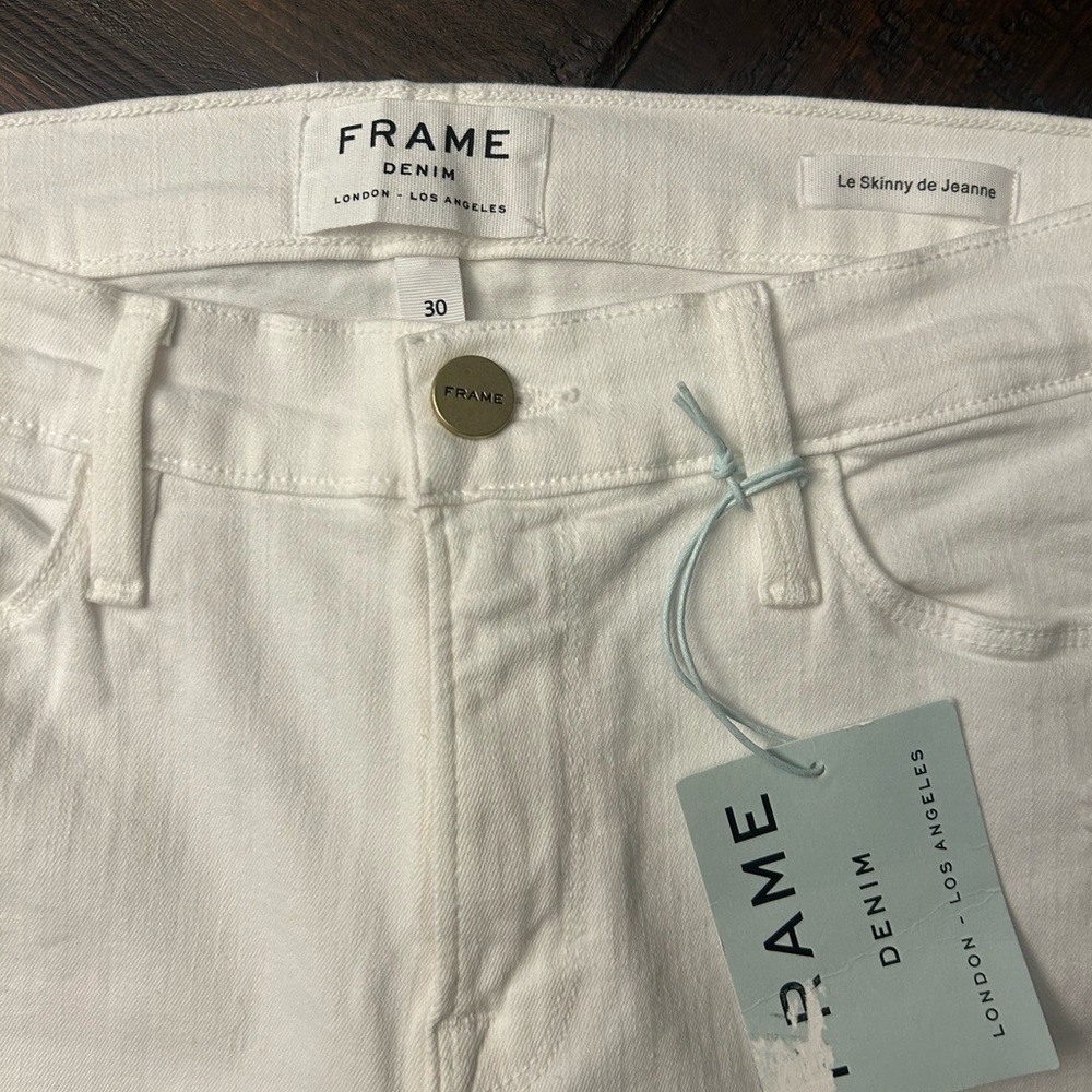 NWT Frame Denim Women's White Distressed Skinny Jeans “